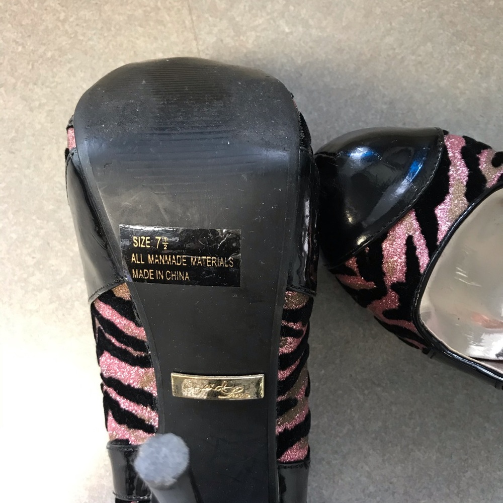 Pumps - Picture 4 of 4